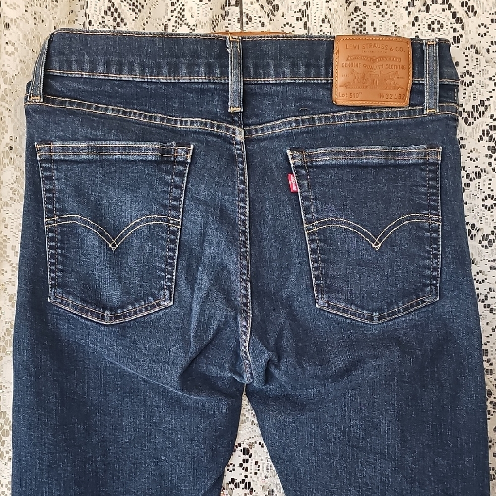 Levi's Women's Dark Blue Straight Leg Jeans